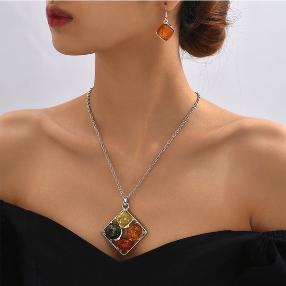 Necklace earring set with box - Picture 2 of 8